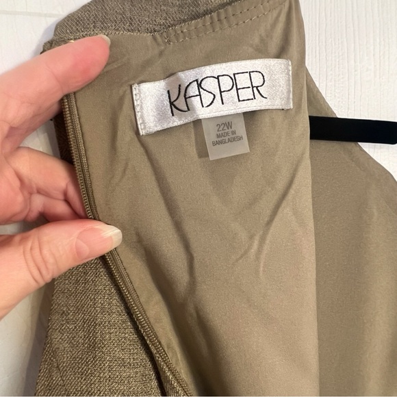 KASPER Snap Detail Stretch Crepe Sheath Dress - Picture 6 of 8